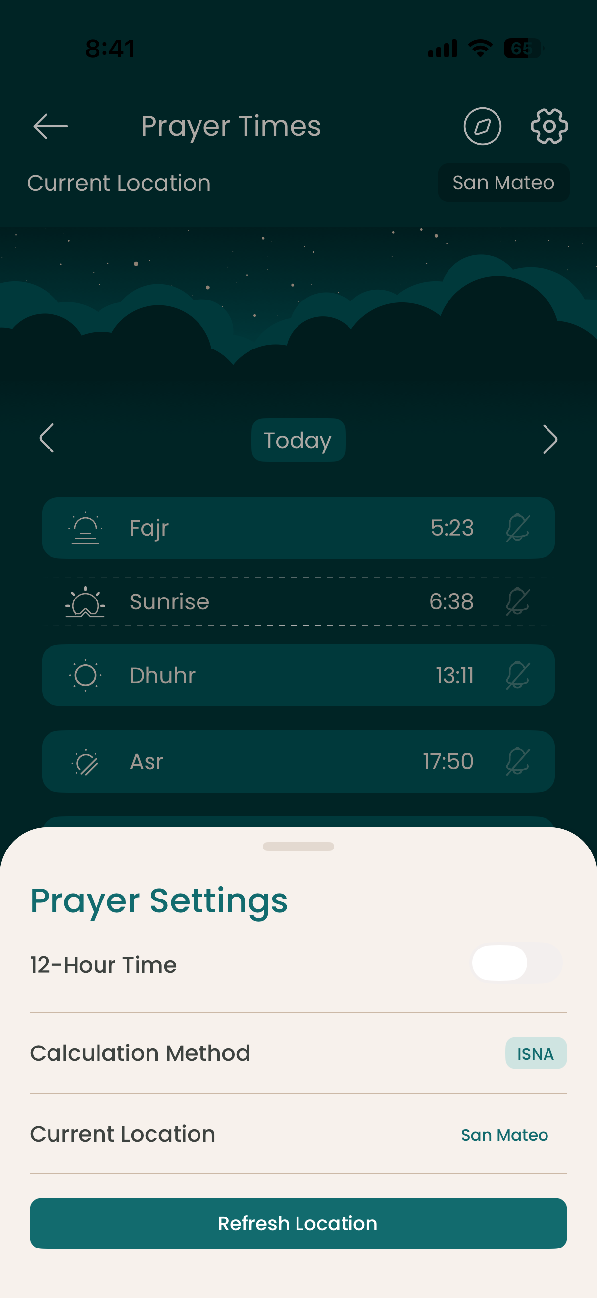 Prayer settings screen showing calculation method, location detection, and 12-hour time toggle